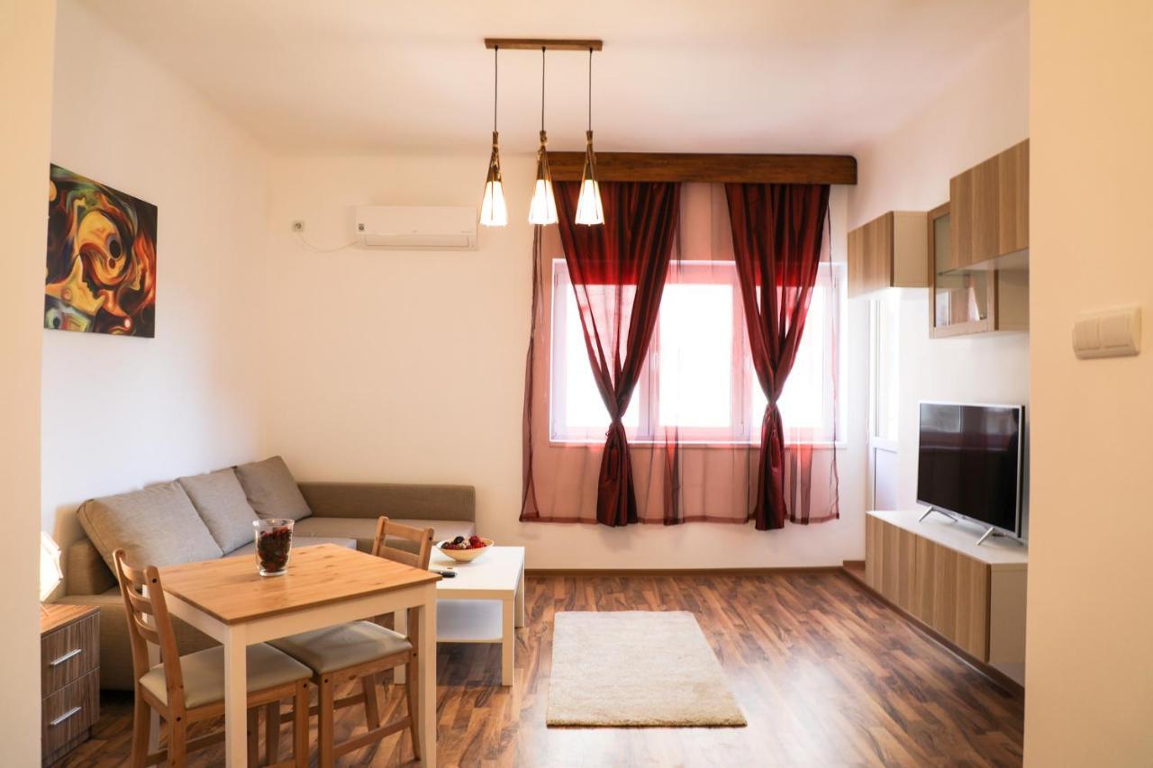 Ultracentral Apartament With Balcony - Old Town Bukarest Exterior foto