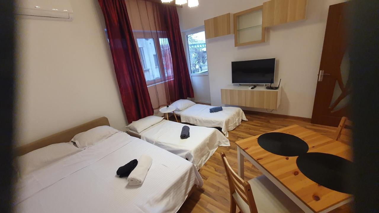 Ultracentral Apartament With Balcony - Old Town Bukarest Exterior foto